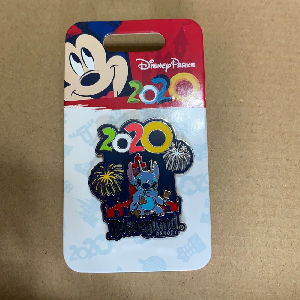 NWT Disney Parks Disneyland Resort 2020 Stitch Pin